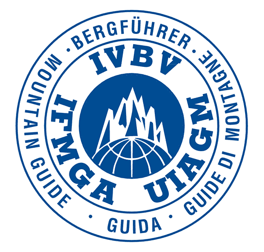 mountain guide logo